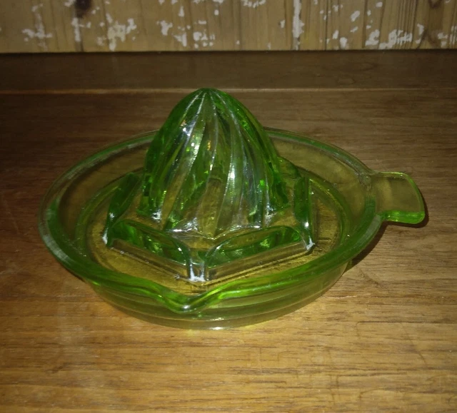 VINTAGE GREEN GLASS Orange & Lemon Juicer Reamer 23.95 PicClick