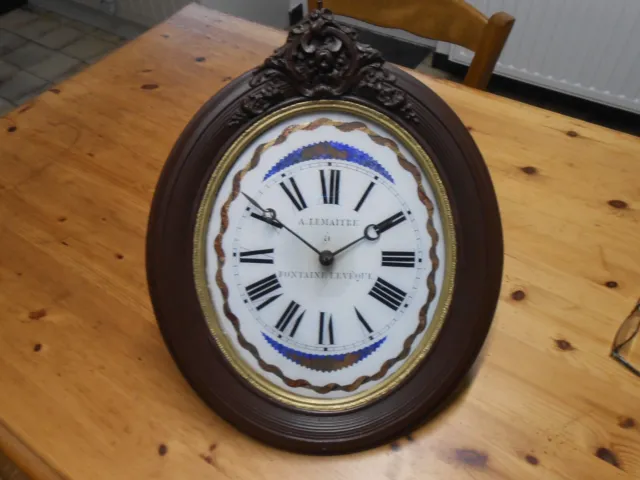 .ancienne   horloge pendule   OVALE    voir photos