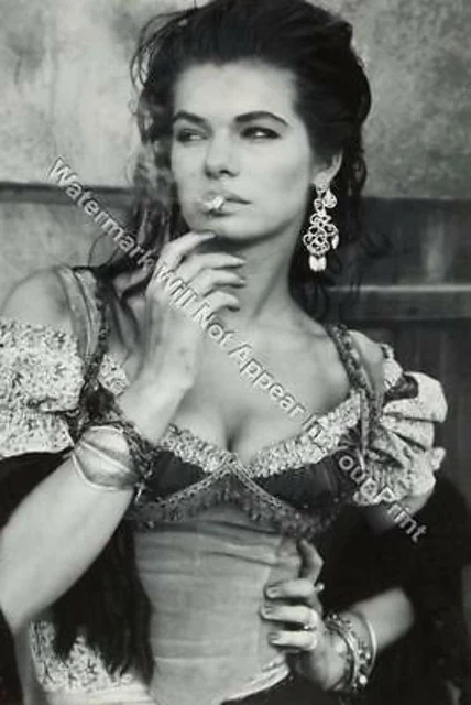 A76 SCARY FREAKY ODD STRANGE Sexy Woman Smoking BIZARRE VINTAGE PHOTO WEIRD
