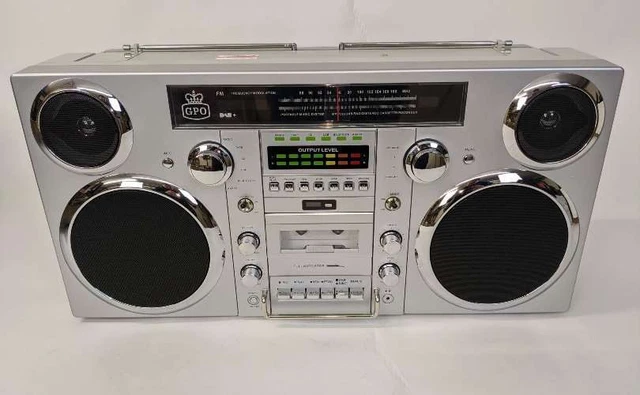 GPO Brooklyn Portable 1980s Retro Style Music System Silver RRP £249 lot H771