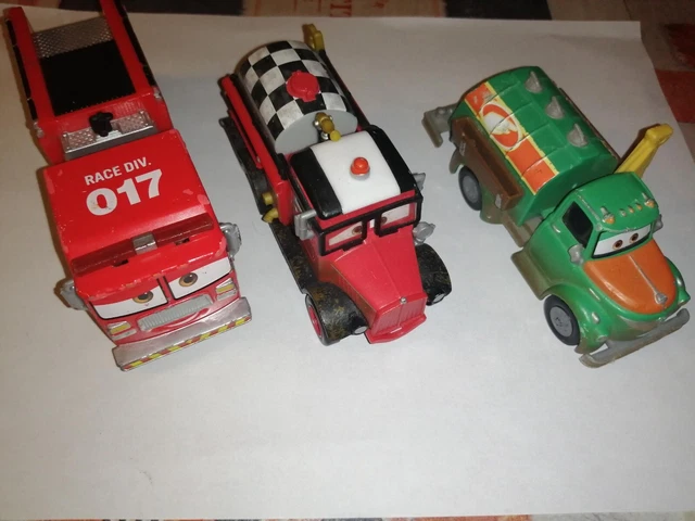 lot de  voitures cars disney pixar metal  d occasion ( planes )