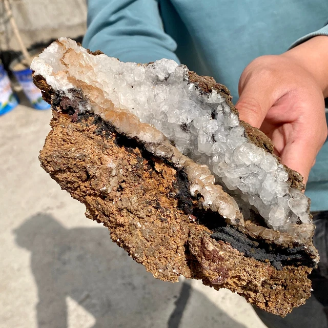 2.5LB Black carbon and sand mixed in quartz crystal cluster-AE0918