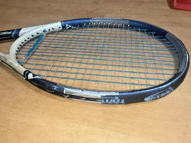 Papier Coupé Raquette De Tennis Avec Icône De Balle Isolée Sur Fond