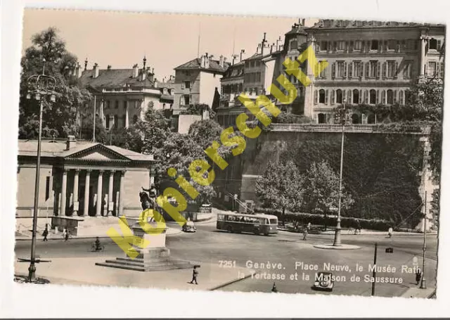 Genf AK Geneve Place Neuve Museum Rath O-Bus ungelaufen Ansichtskarte