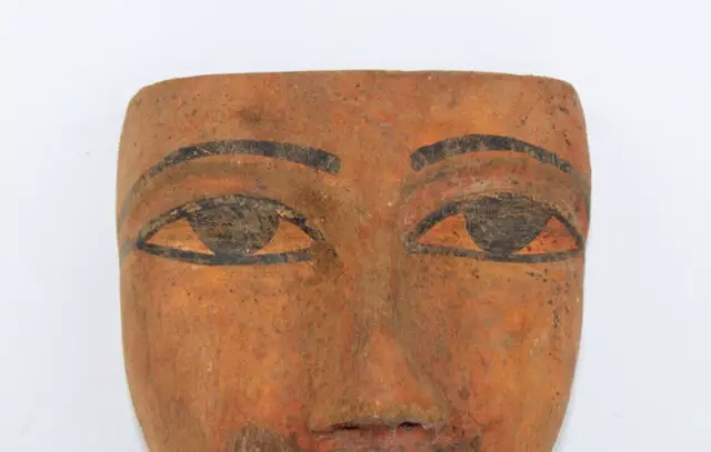 Tumba de máscara de ataúd de momia de madera tallada antigua egipcia... 2