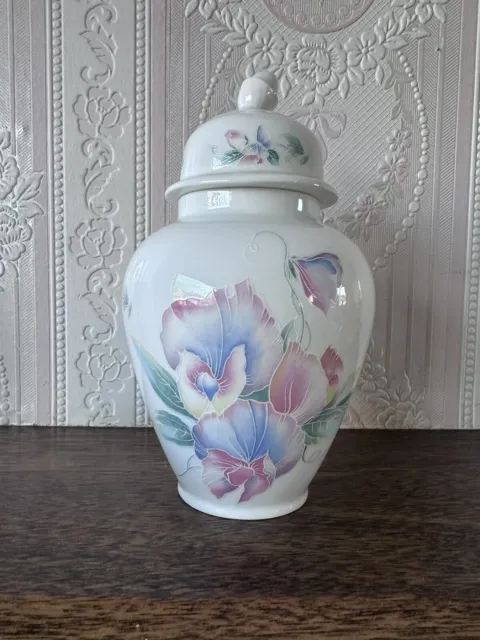 Aynsley Lidded Jar Little Sweetheart Pattern Fine Bone China