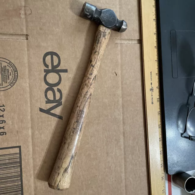 Vintage VAUGHN TOOLS 8 Oz. head ball peen hammer !
