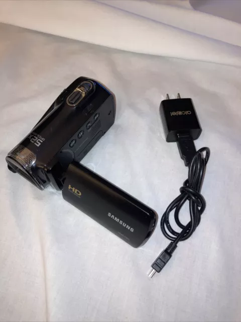 Samsung HD camcorder HMX-F80 fully tested working great with charger