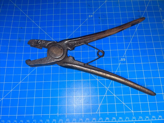 Vintage Hasco Cattle - Swine - Cow Ear Tagger Tool No. 18