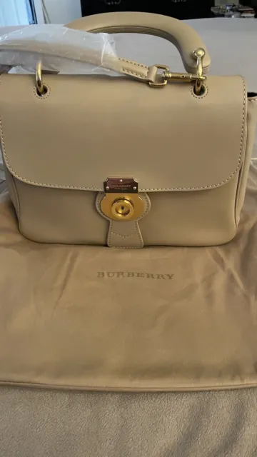 Burberry DK88 Handbag - 100% Leather - pre-owned in excellent condition