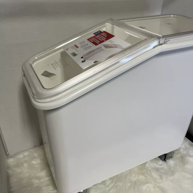 Cambro Mobile Ingredient Bin, Slant Top, 21 Gallon  81 L. Cap. IBS20148 13x29x28
