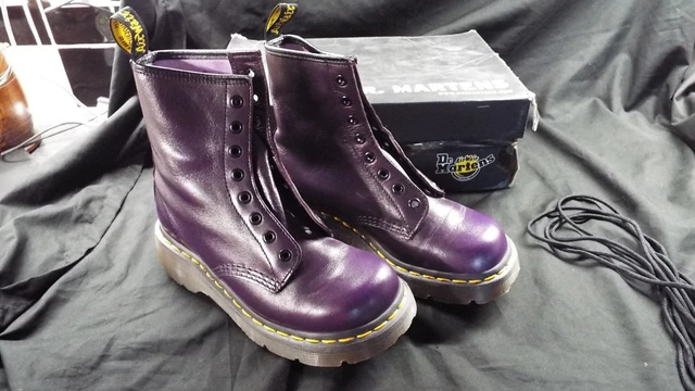 LADIES DR DOC Martens 8795 UK Size Purple Vintage Unused - Main Image
