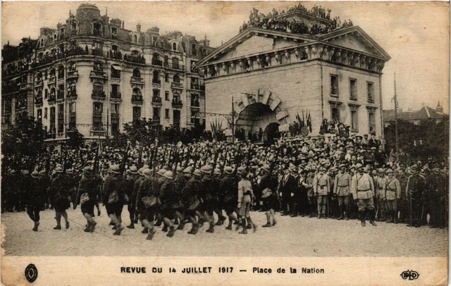 CPA AK Militaire Place de la Nation (361590)