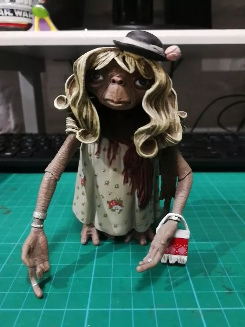 NECA E.T. Extra-Terrestrial Ultimate Figure 40th Anniversary