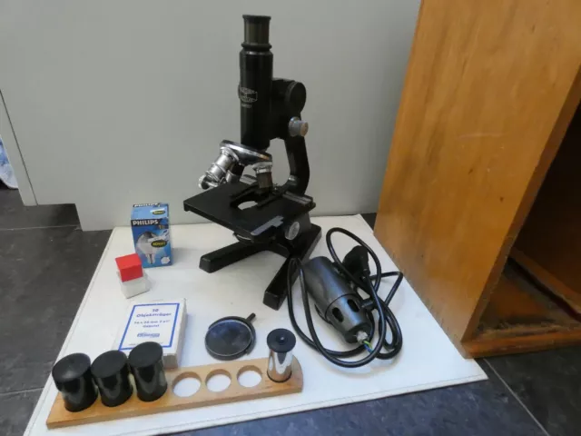 (4816) Altes Mikroskop W u. H. Seibert Wetzlar Nr. 40557 mit Zubehör