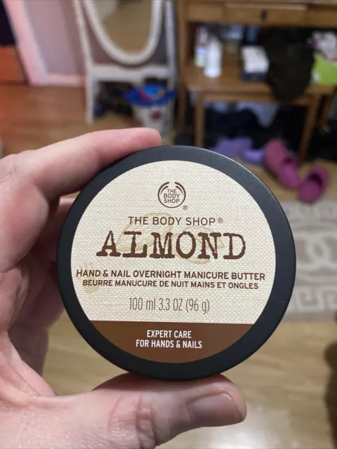 The Body Shop burro manicure per mandorle e unghie durante la notte 100 ml
