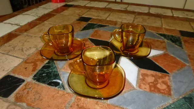 Lot de 3 petites tasses à café MOKA  Vereco , vintage, 1970, rétro