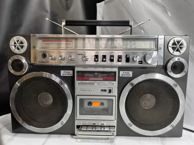 TOSHIBA RT-S913 BomBeat 40 Stereo Radio Cassette Recorder BOOMBOX