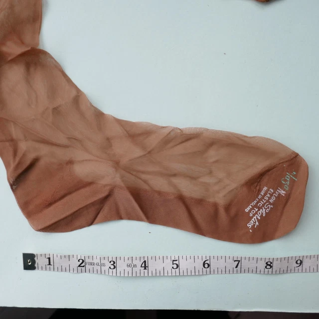 PLAZA Nylon 'Shorties' VINTAGE 1970s Tan SEAMED Knee Highs (B4-2)