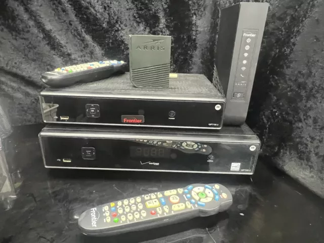 Arris Frontier VMS1100 IPC1100 P2 Set Top Box, DVR, Power Cable & Remote Control