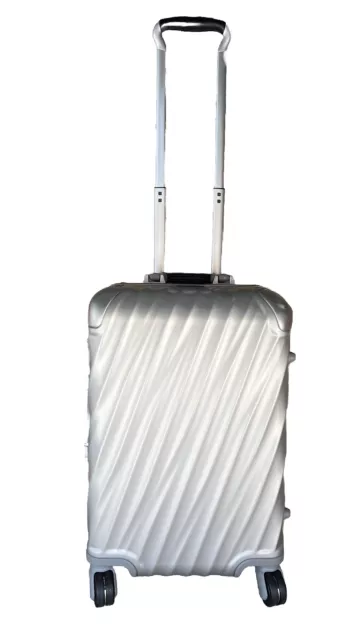 Tumi spinner hotsell