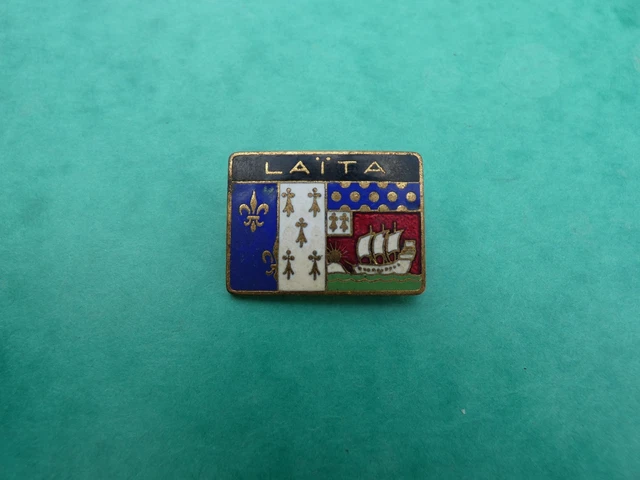 INSIGNE MILITAIRE MARINE BATEAUX LA BAISE PETROLIER FABRICATION AUGIS LYON