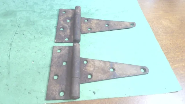 Vintage--FARM- T- hinges--2-- Barn- Shed- Door -Gate-Feed Box- Creative use-