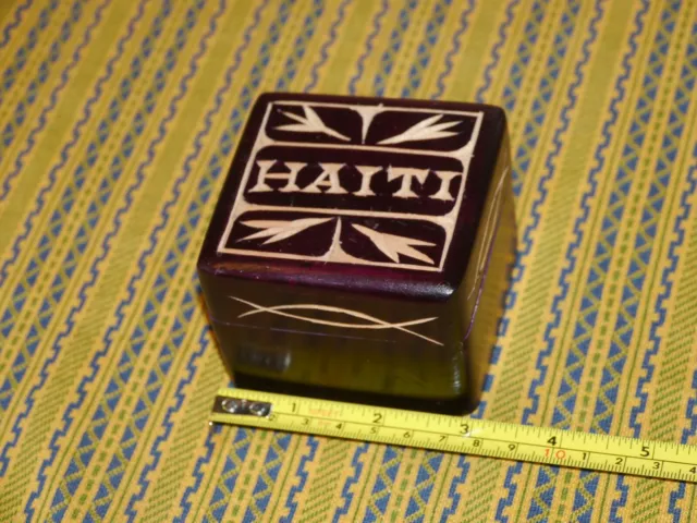 HAITI BOX - VINTAGE TRINKET JEWELRY COLLECTIBLE Carved Wooden Hand-Made FOLK Art