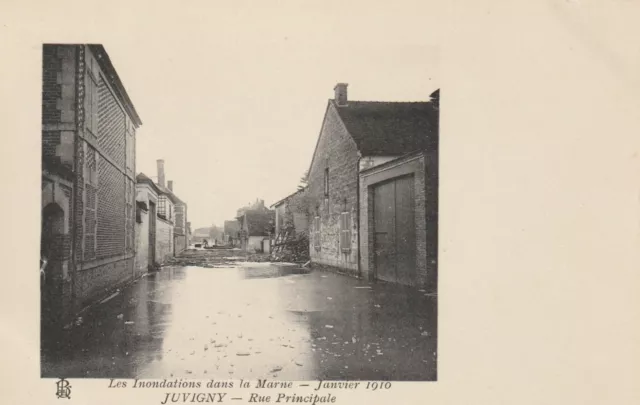 CPA 51 Les Fludations dans la Marne JUVIGNY Rue Principale