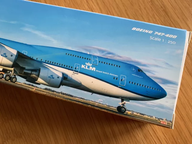 KLM Boeing 747-400 Display Modell 1/250 Flugzeug PH-KLM Original NEU 747 & Ständer 2