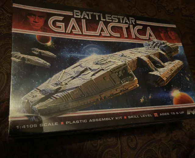 Moebius Models 1/4105 scale Battlestar Galactica