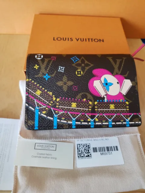 Louis Vuitton VIVIENNE HOLIDAYS 2022 NYC Monogram Passport Holder/Wallet.  M81614