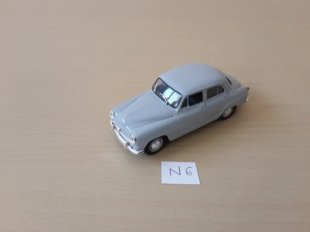 Modèle Réduit Norev Simca Aronde Avec Dériveur - Échelle 1/43, Métal Et Plastique, Occasion