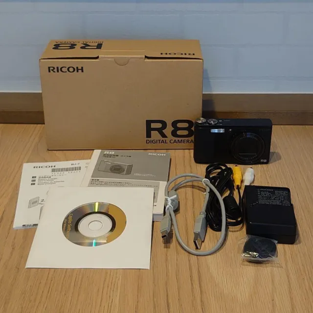 Ricoh R8 Digital Camera