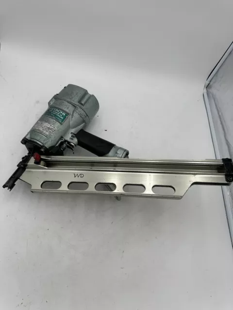 Hitachi NR83A2(s) 3-1/4" Strip Nailer Framing Nailer.