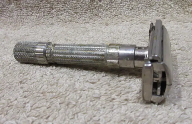 1959 Gillette Fatboy Adjustable Safety TTO/Tech Razor - E4  -Works Well -SEE!