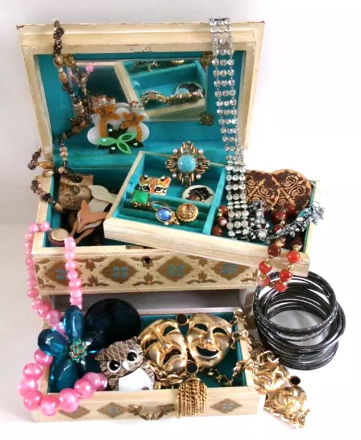 LOT VINTAGE Retro JEWELLERY In Musical Box, 1950s, Rhinestones Acrylic Brooches