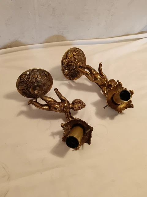 2 Appliques Murales En Faïence Polychrome Avec Montures En Bronze Avec Fleurs En Porcelaine H88