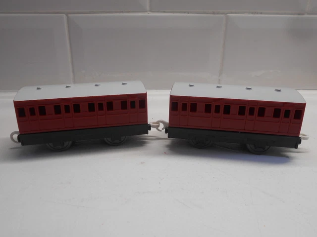 TOMY TRACKMASTER THOMAS the tank engine train set Oliver's coaches £8. ...