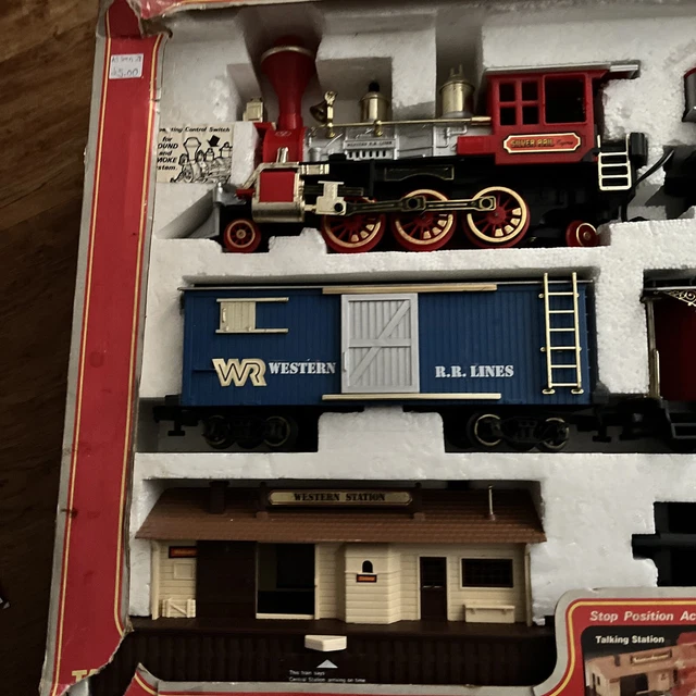 VINTAGE BRIGHT 1170 Talking Silver Rail Express Train Set 100 Comp
