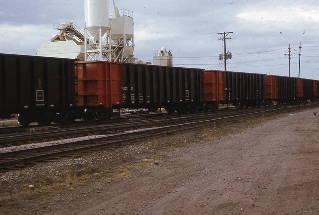 BN BURLINGTON NORTHERN Railroad Train Hoppers Original 1974 Photo Slide