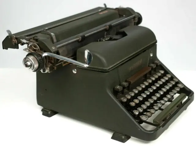 Vintage Typewriter Bar Lock Model 22 *UNTESTED 669050 Film TV Wedding Prop Rare