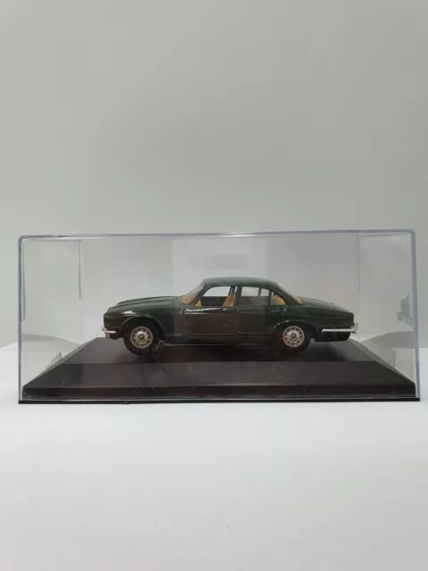 SOLIDO 1/43 ~ JAGUAR XJ 12 remis en boite pas d origine