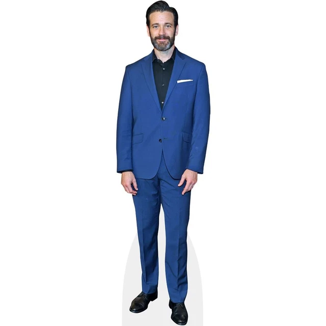 Cole Sprouse Ha Sido El Primer Valiente En Vestir La Falda Toalla De