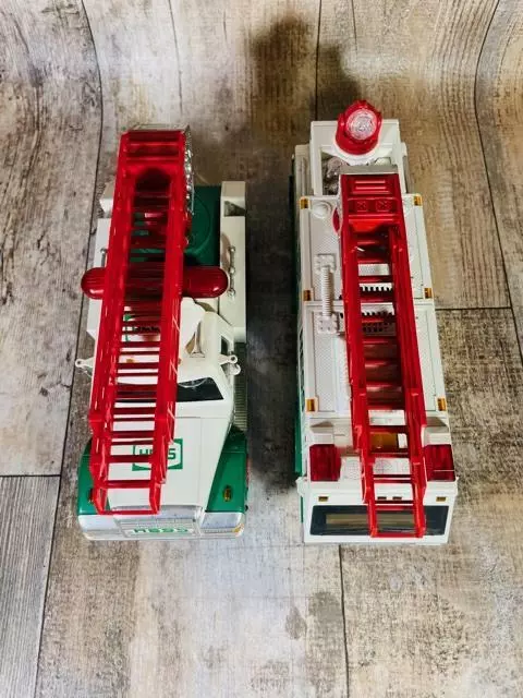 Hess Ladder Trucks Set of 2 1994 1996 All Lights Sounds Work Free Shipping 2