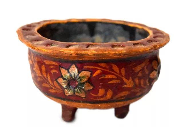 Vintage Collective Handmade Lacquer Painted Paper Mache Container. G72-12