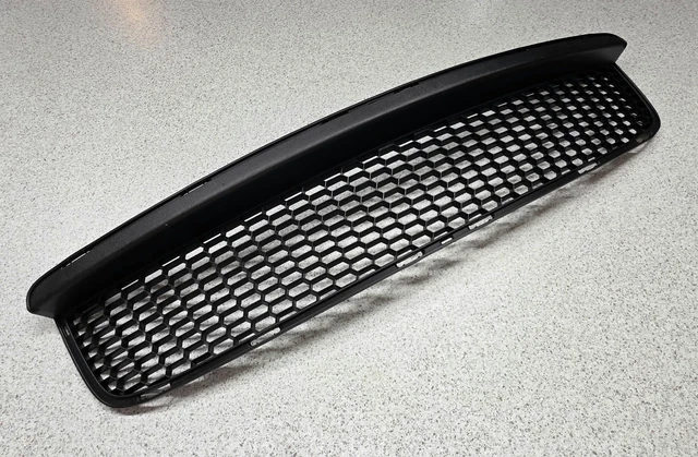 Genuine Holden VZ Monaro CV8 CV8Z Front Lower Centre Grille Mesh Insert Mould