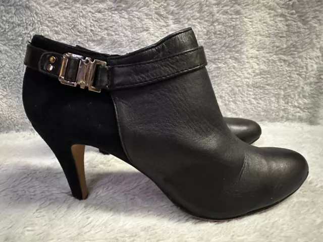 Vince Camuto Vamp women size 7.5 M Black Leather/suede ankle boots side zipper