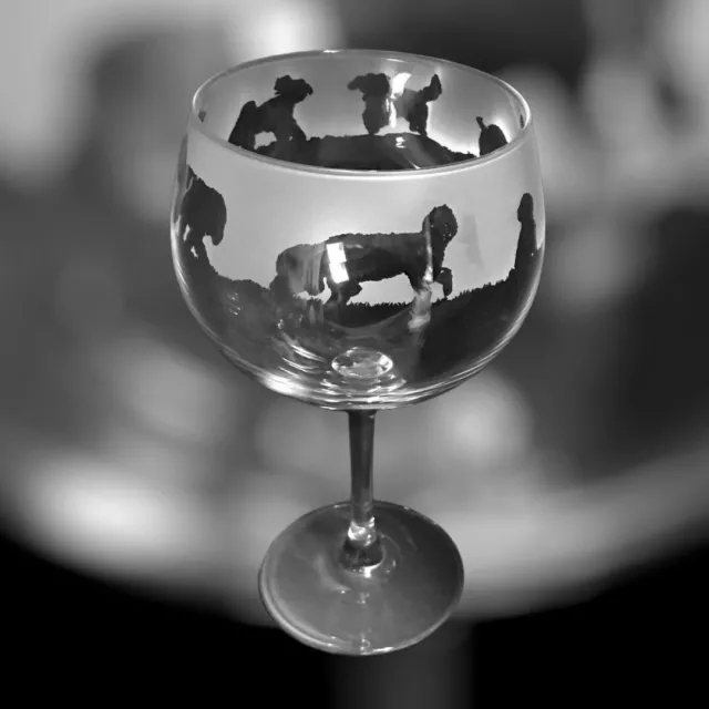 CAVAPOO Frieze Boxed 70cl Glass Gin Balloon with Cavapoo Frieze design