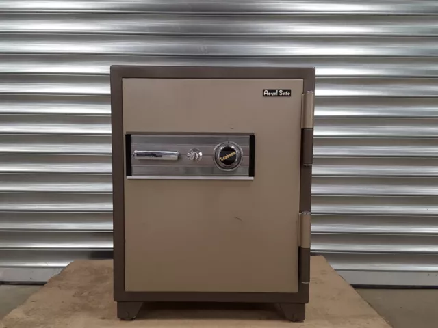 Leabank Royal Safe with Key &amp; Combination Locking System